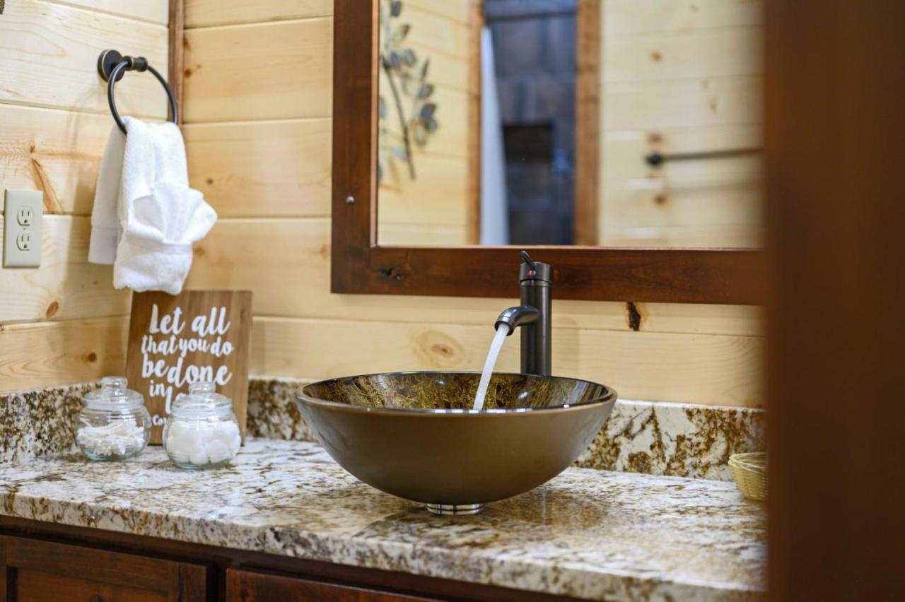 Large Luxury 2Br Cabin W Hot Tub Double Trouble Was Designed For Fun Comfort And Memories Minutes From Buzzling Hochatown And Beautiful Beaver Bend State Park Broken Bow Kültér fotó